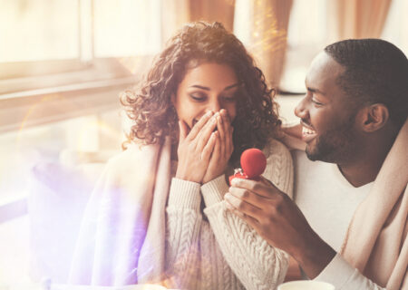 پسرجوانی که هر روز مجبور است از نامزدش خواستگاری کند!