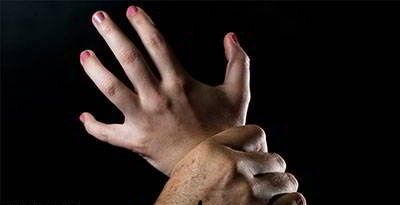 تجاوز شرور خطرناک به زن جوان در مقابل چشمان شوهرش