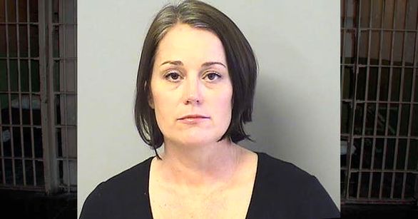 خانم معلمی که در نبود شوهرش دانش آموزان را به خلوتگاه می کشاند + عکس