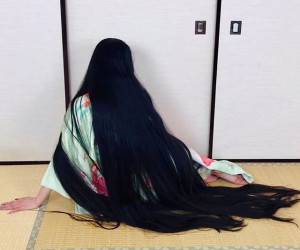 دختری که موهاش از قدش بلندتره !