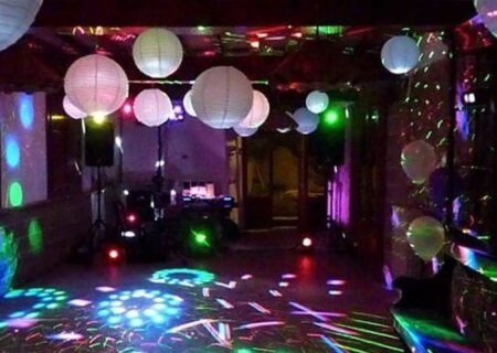 ۷ دختر و ۶ پسر در خانه مجردی چه می کردند ؟ / پلیس شبانه سر رسید