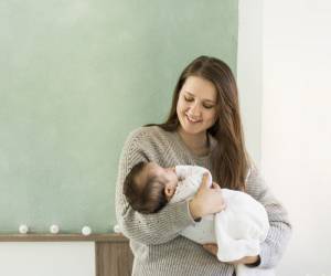 مادران شیرده روزه بگیرند یا نه؟