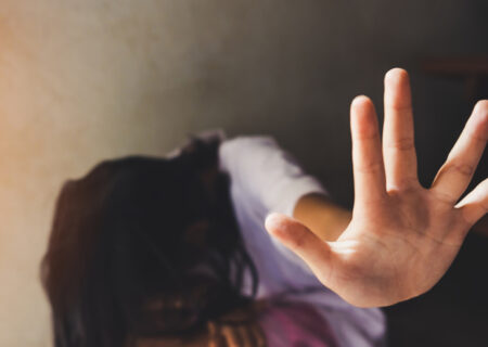 تجاوز فرهاد به مریم ۱۸ ساله در خلوت سیاه